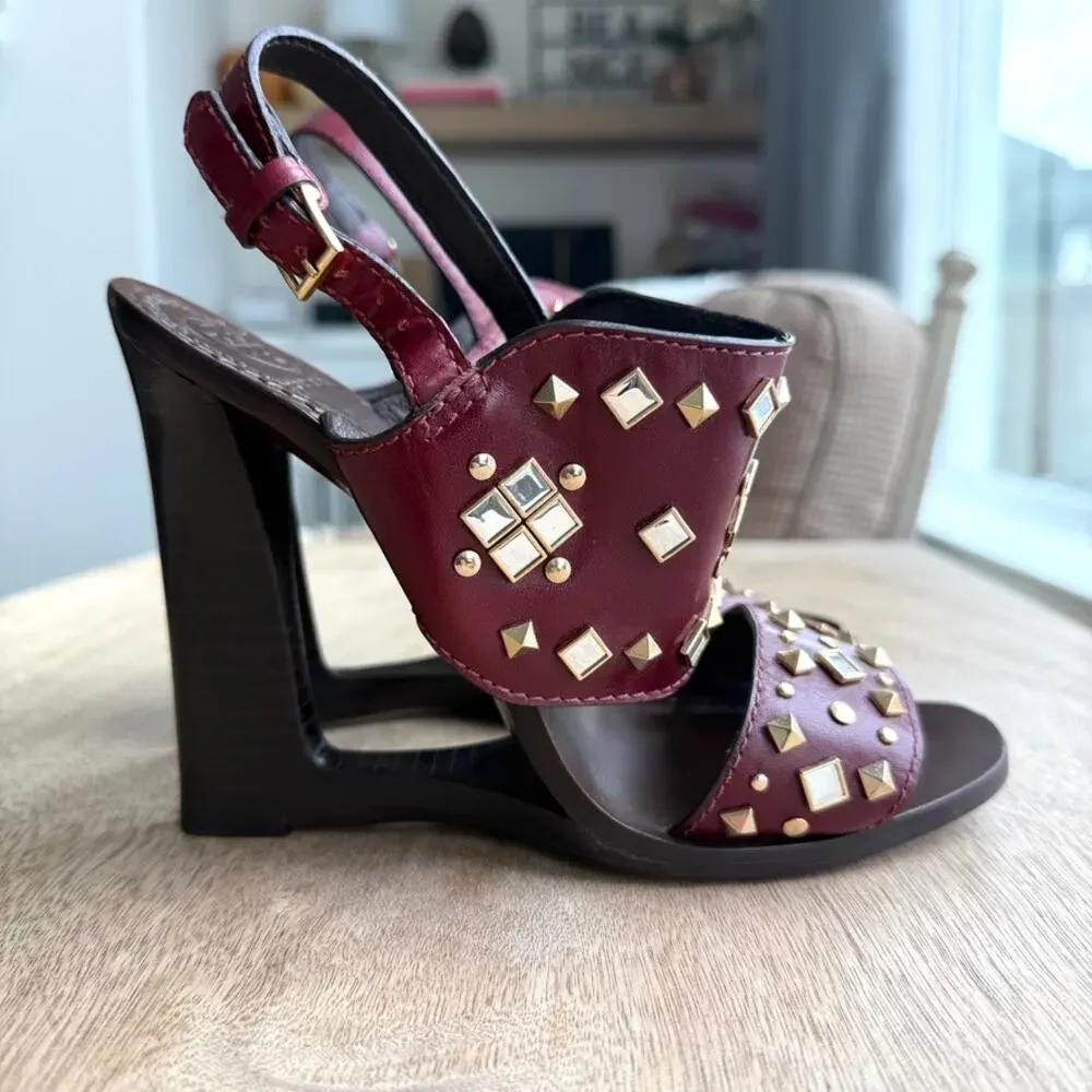 NWOT/Box TORY BURCH Kingsbridge Studded Wedge‎ Sandals Burgundy Gold 8.5 Leather